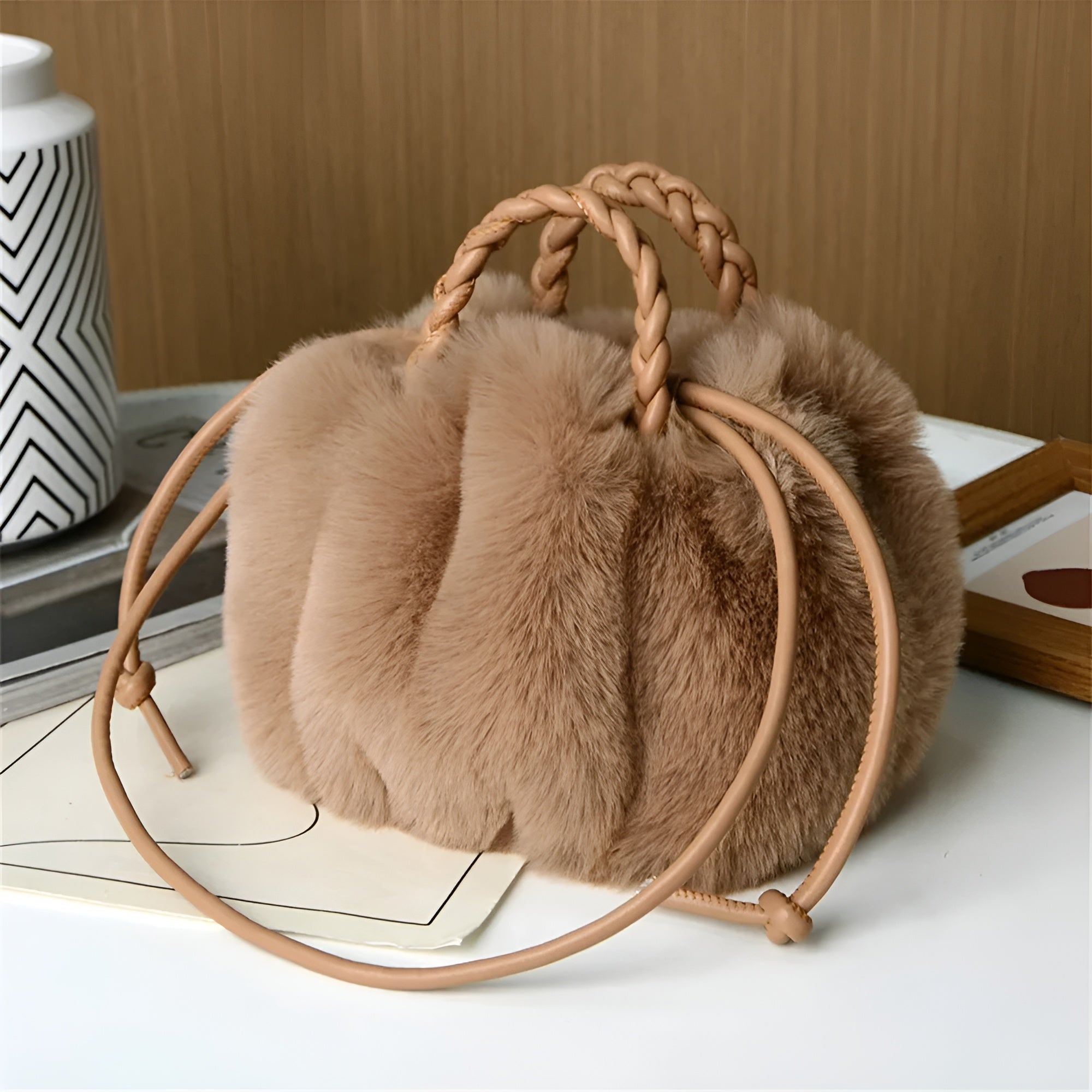 Fluffy Chic – Borsa a Mano Morbida