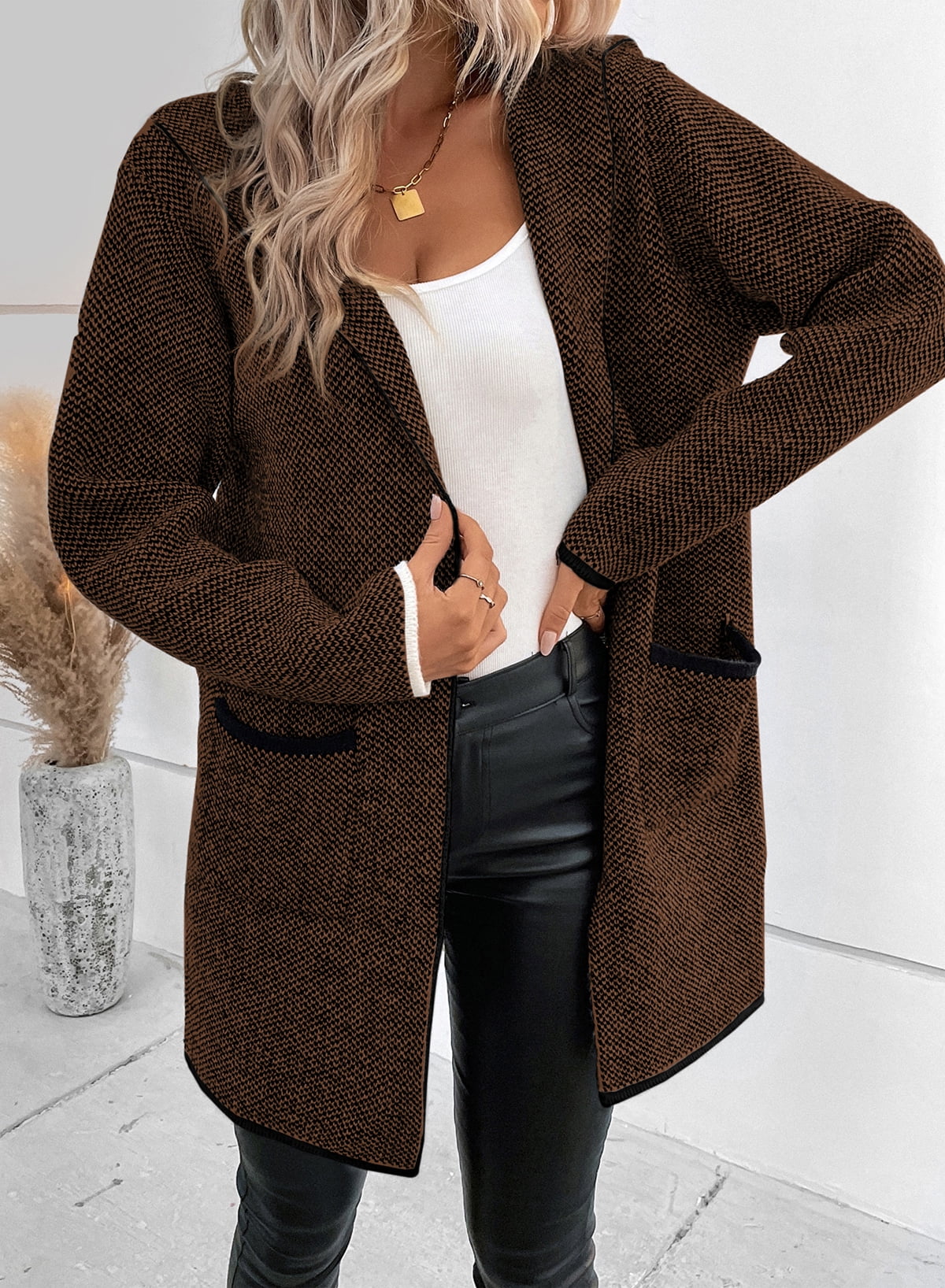 Maglione oversize con cappuccio in maglia marrone - caldo streetwear